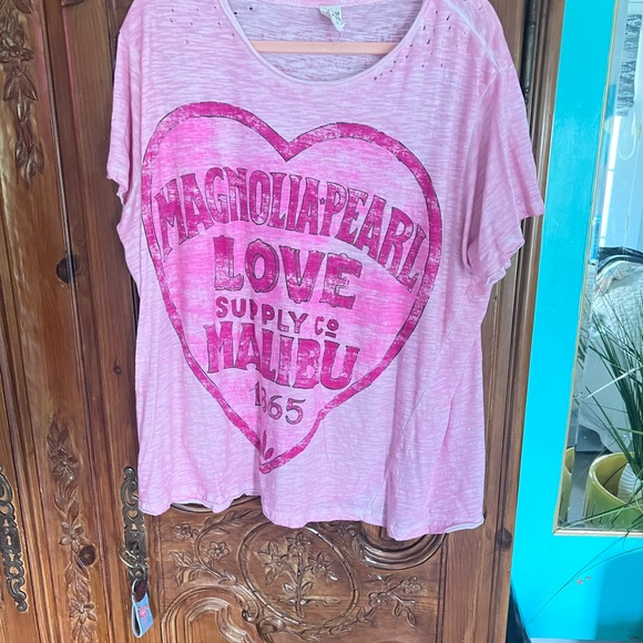 Magnolia Pearl T Shirt. One size fits most. - Picture 2 of 7